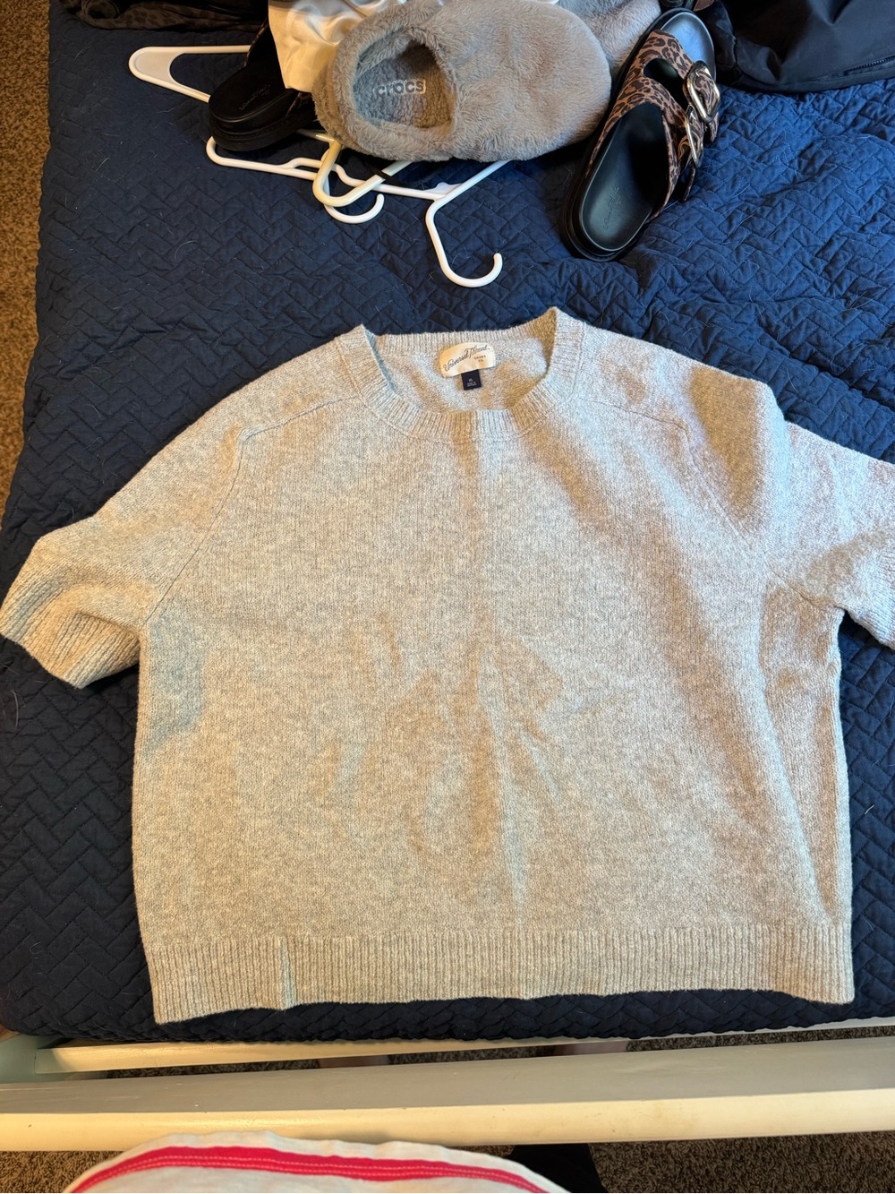 Universal Thread Women's Crewneck Sweater in Light Gray